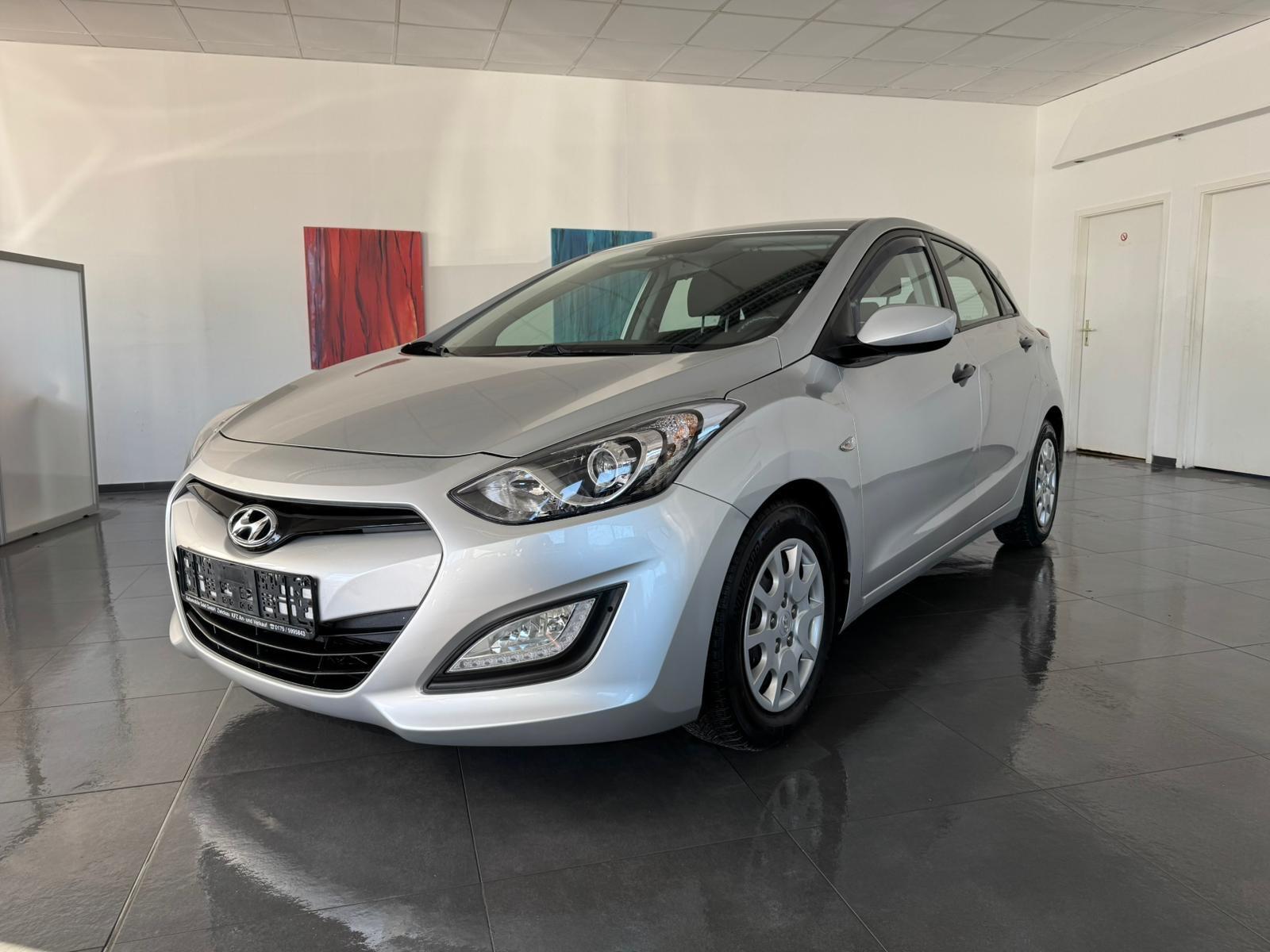 Hyundai i30 Classic 1.Hand 8Fach TÜV+Inspektion NEU