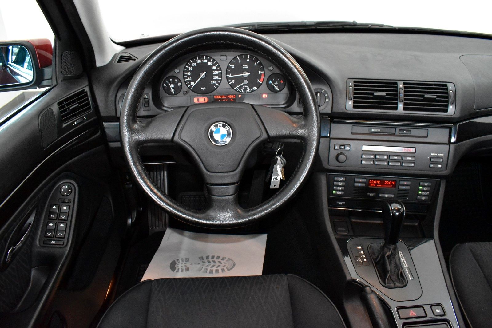 Fahrzeugabbildung BMW 523 iA,E39 Facelift,Klimaaut.,PDC,1A Zustand