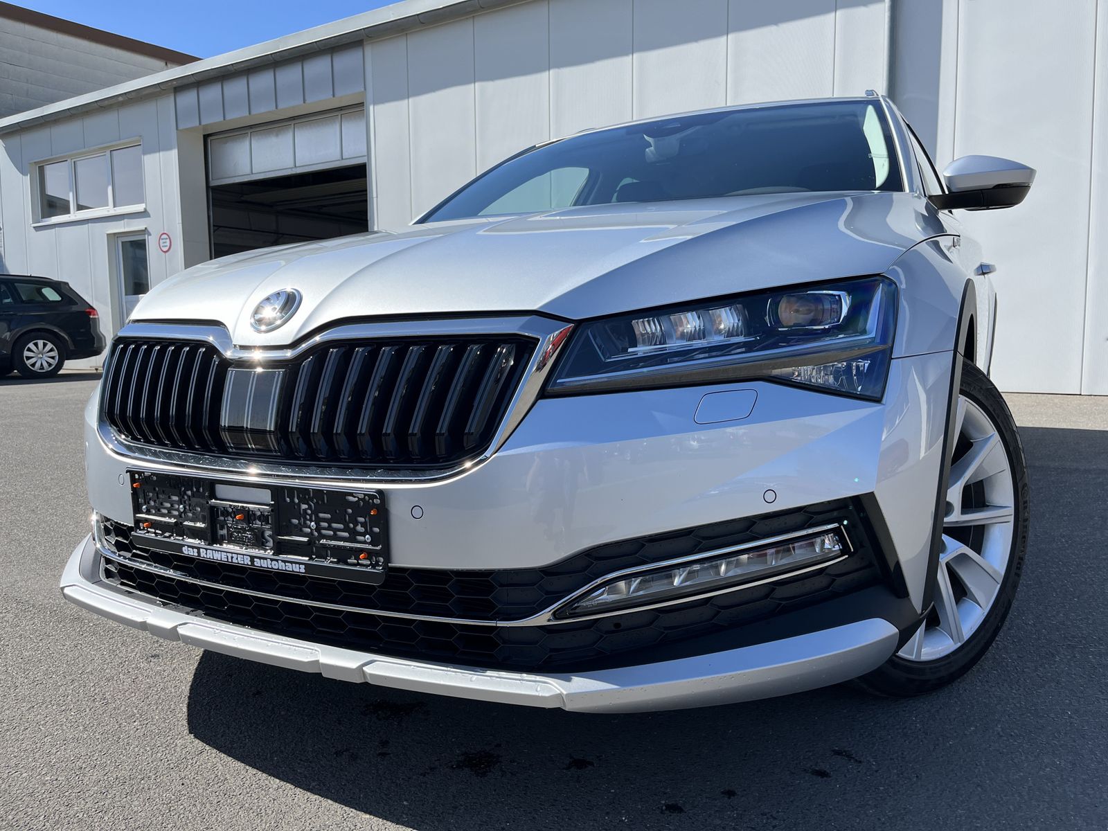 Skoda Superb SCOUT 2.0 TDI DSG 150€ m.20% Anz. 18
