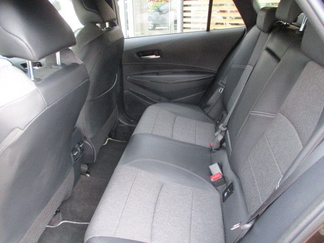 Fahrzeugabbildung Toyota Corolla Touring Sports Hybrid Team D