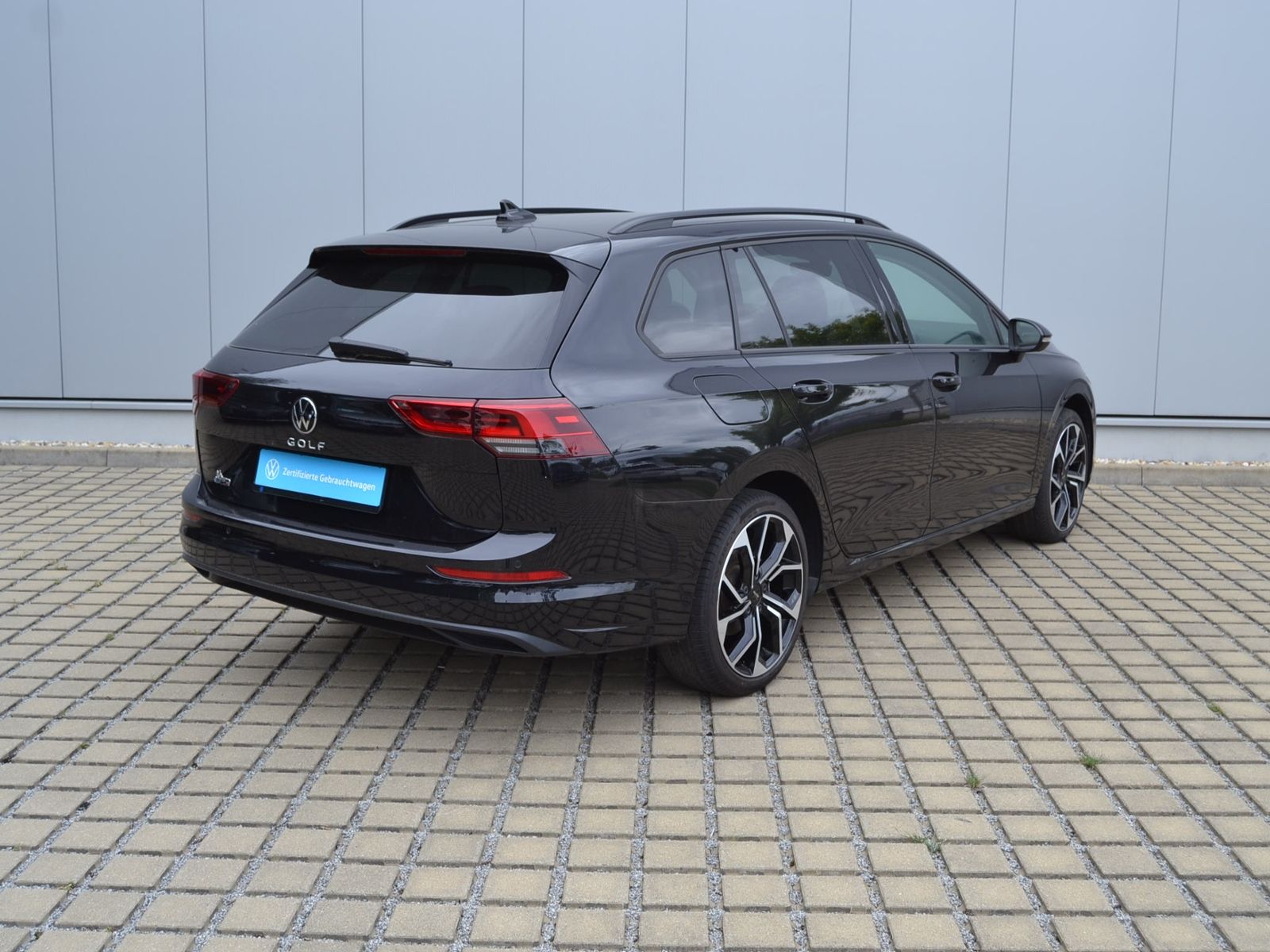 Volkswagen Golf VIII Variant 2.0 TDI 150 PS DSG Life 18-ZOL foto 3