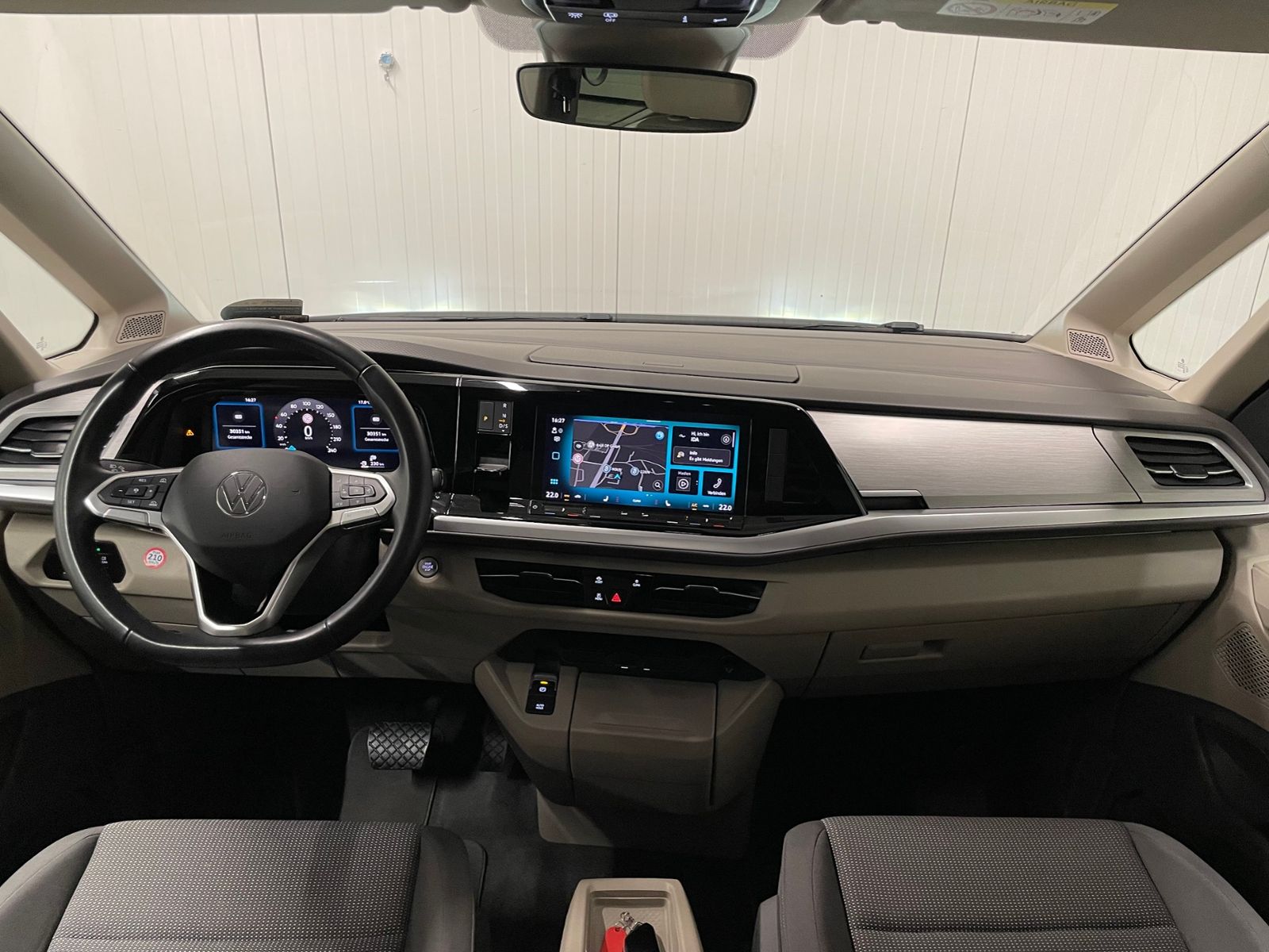 T7 Multivan Life LR 2.0 TDI MATRIX-LED PANO ACC