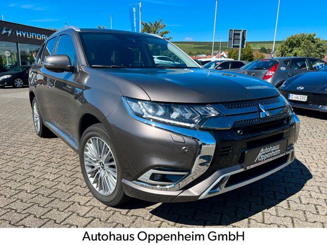 Mitsubishi Outlander PHEV Plus 4WD