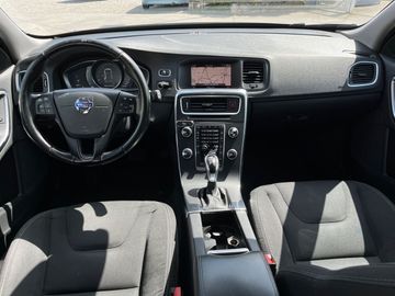 Volvo V60 Cross Country - 11