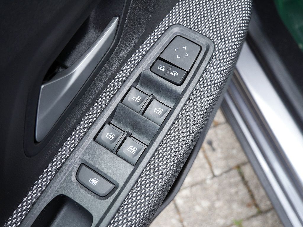 Fahrzeugabbildung Dacia Sandero Stepway Expression TCe 90