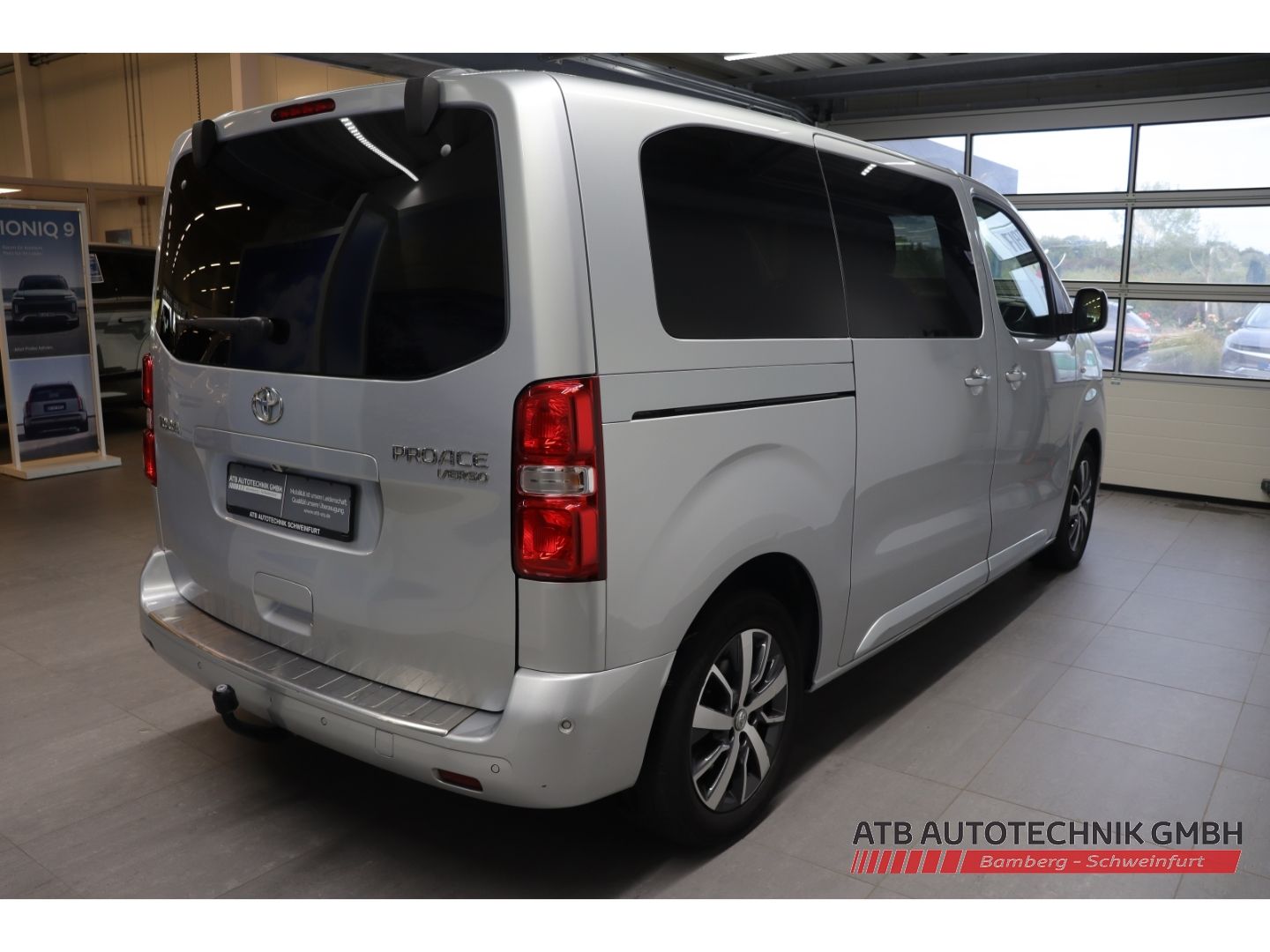Fahrzeugabbildung Toyota Proace Verso 2.0 l L1 Executive 6-Sitzer