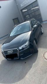 Audi A1 1.2 TFSI Sportback 8x - Audi A1 8X mit Benzin-Antrieb