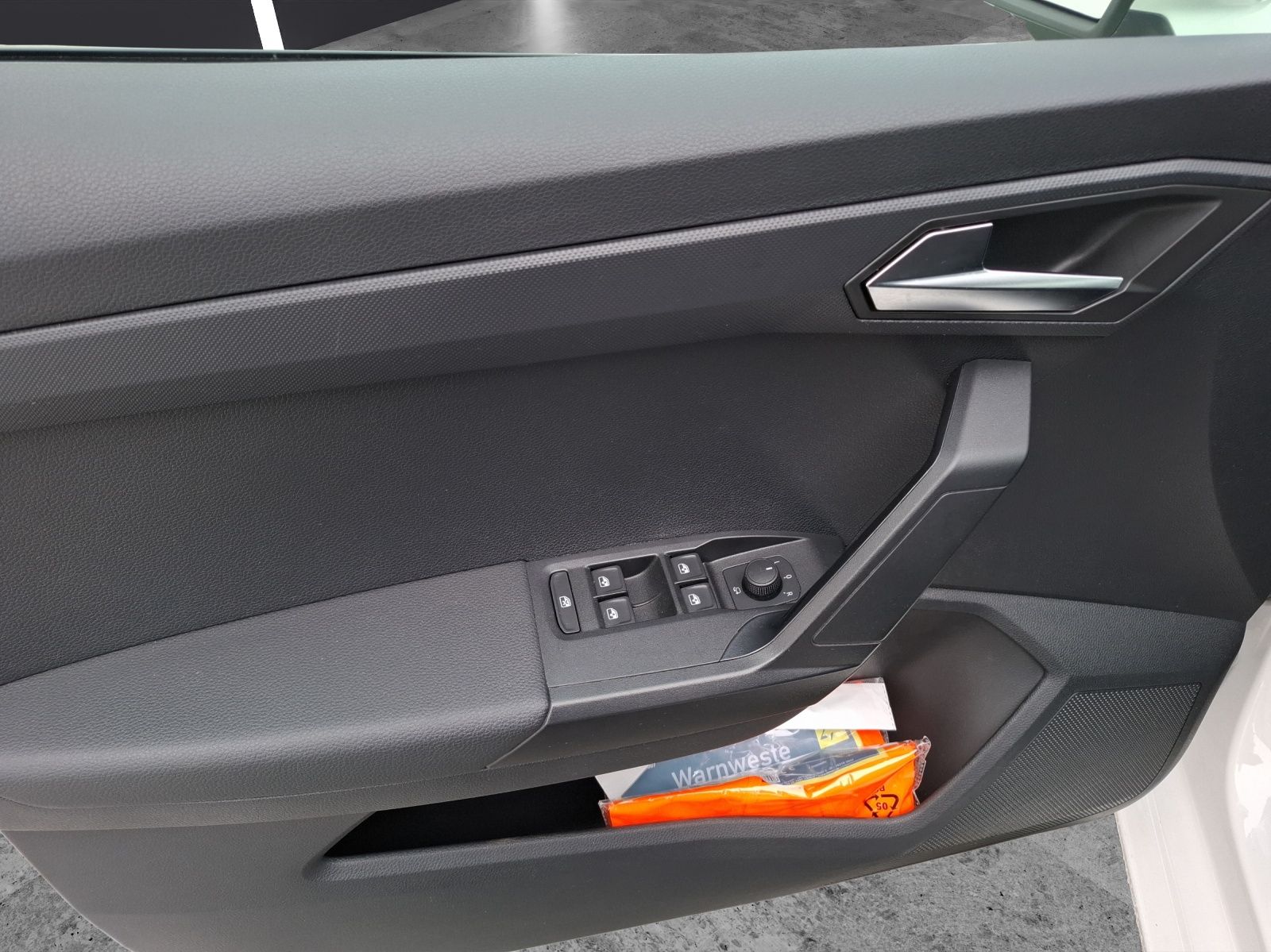 Fahrzeugabbildung SEAT Ibiza TSI Style LED AID GRA RFK SH LM