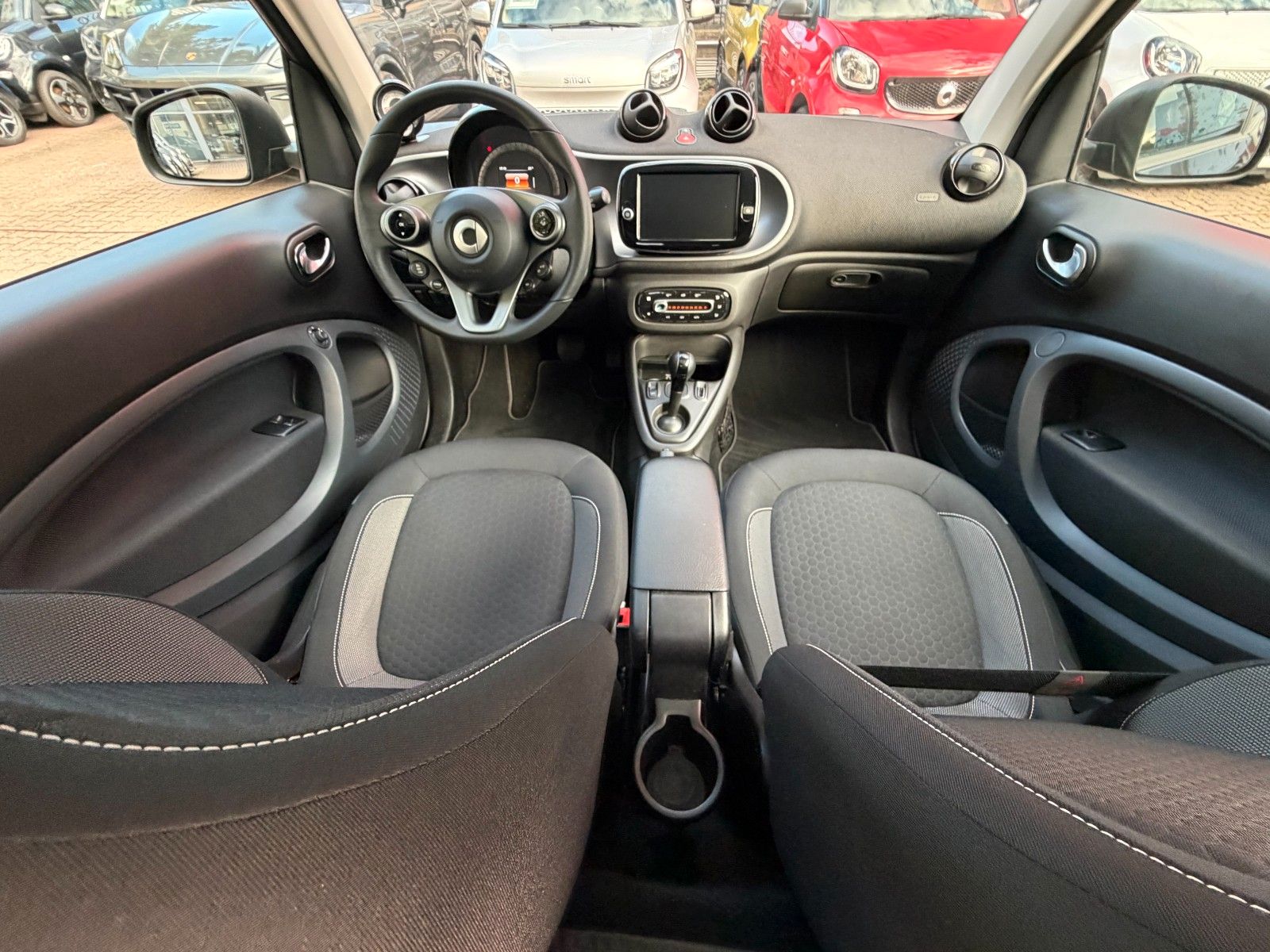 Smart fortwo EQ 60kW*EXCL*NAVI*PTS*KAM*22kW imagem 3