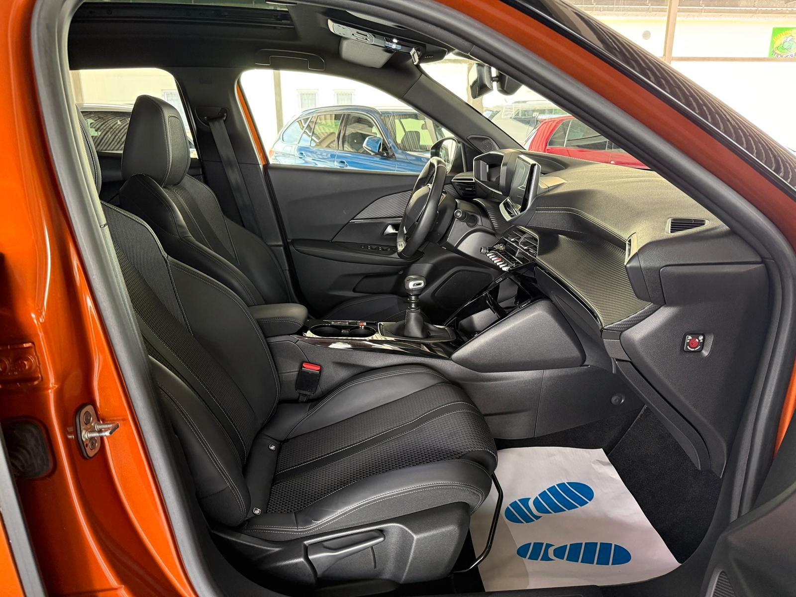 Peugeot 2008  GT LINE LED NAVI PANO ACC VIRTUAL
