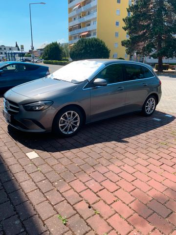 MERCEDES-BENZ Mercedes-Benz B 180 Progressive Benzin