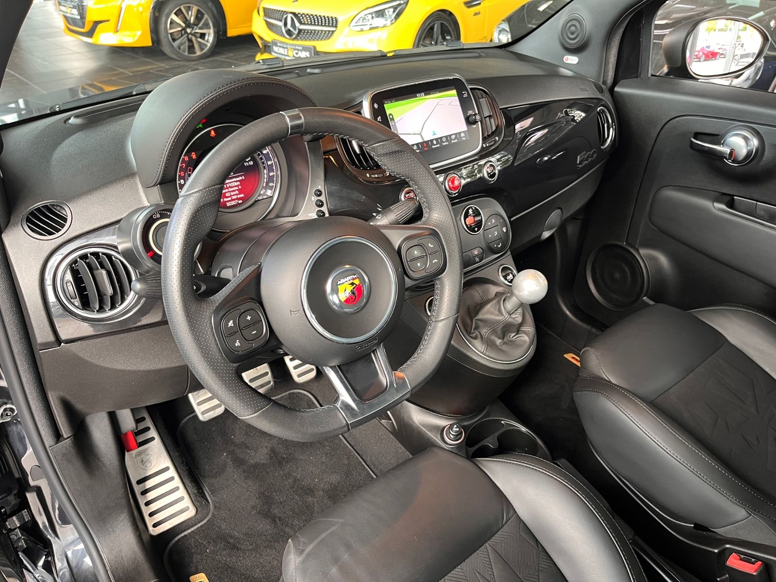 Fahrzeugabbildung Abarth 595C Scorpioneoro BEATS NAVI ALU