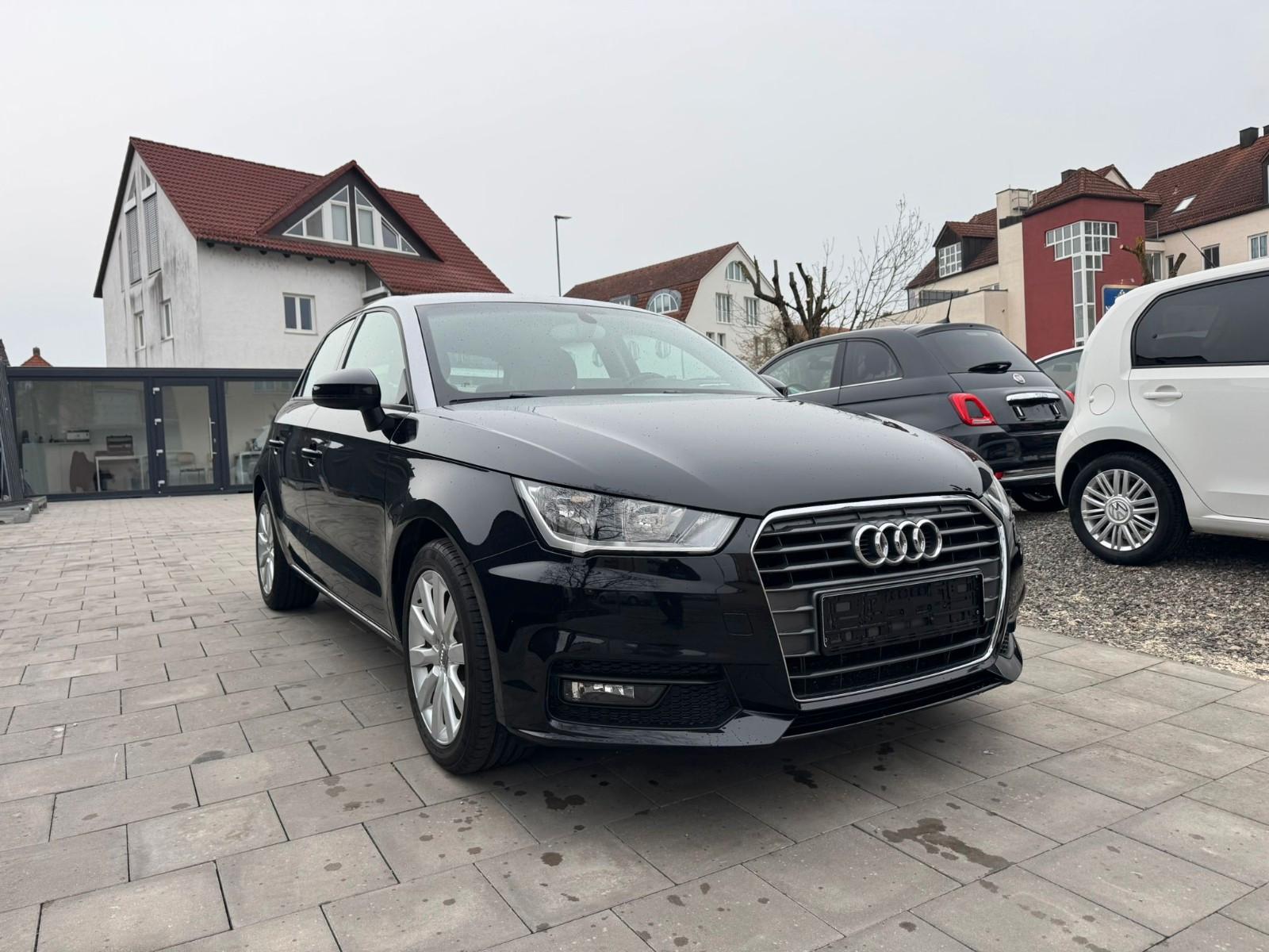 Audi A1 Sportback basis 5-trg PDC Klima Navi 1. Hand