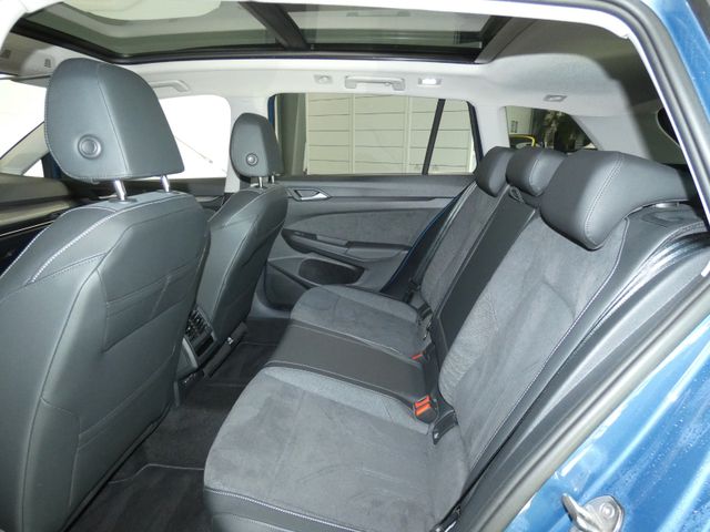 Golf Variant 1.5 eTSI Style DSG AHK PANO KAMERA