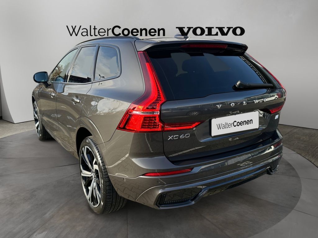 VOLVO XC60 T8 AWD Recharge Plus Dark 360° AHK semi ele VOLVO XC60 T8 AWD Recharge Plus Dark 360° AHK semi ele