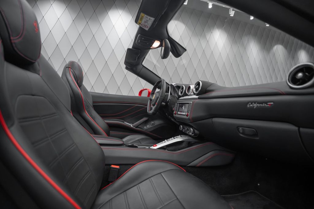 California T RED / BLACK NOVITEC - Bild 15
