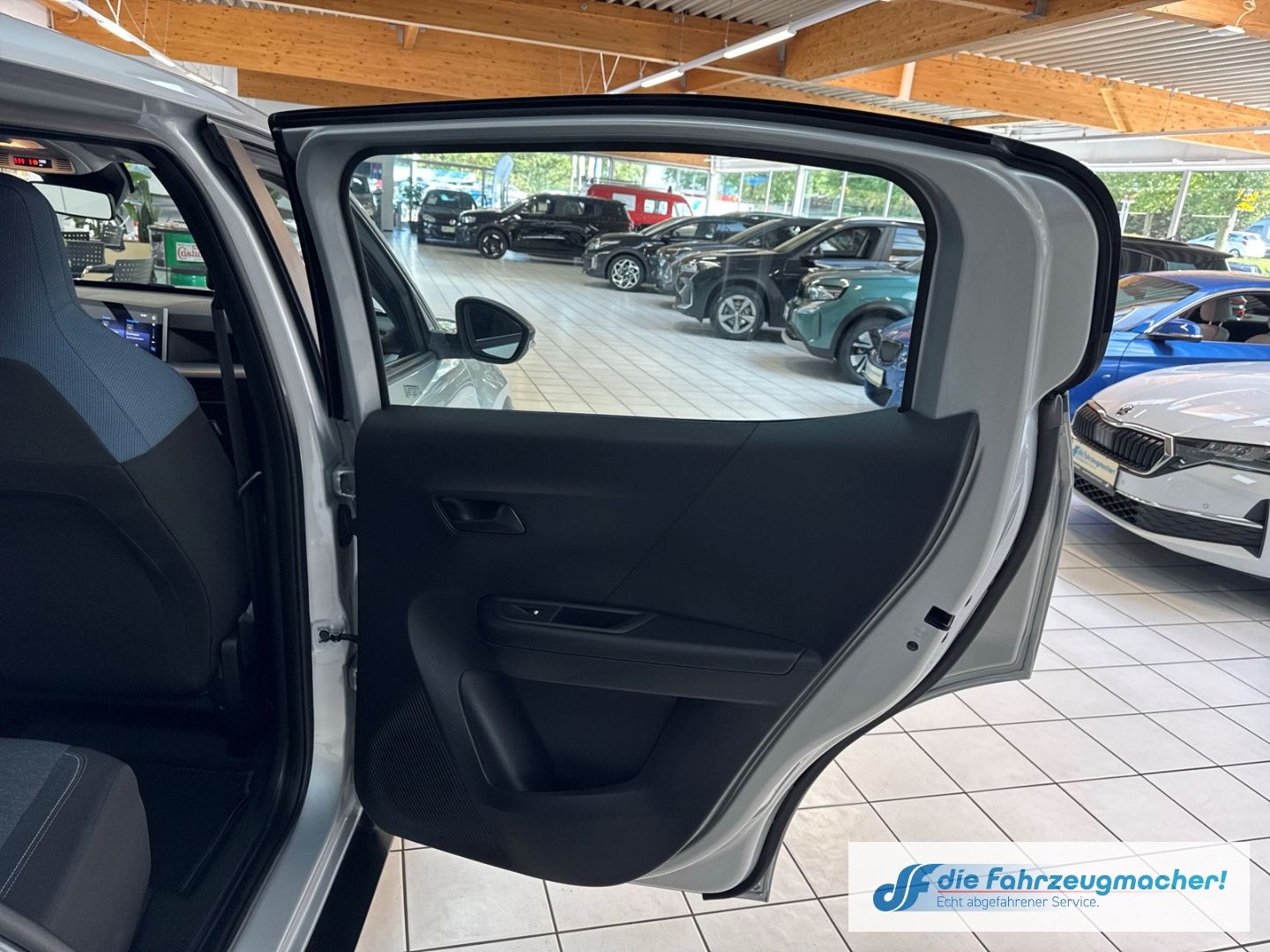 Fahrzeugabbildung Opel Frontera Electric Edition 83 kW Digitales Cockpi