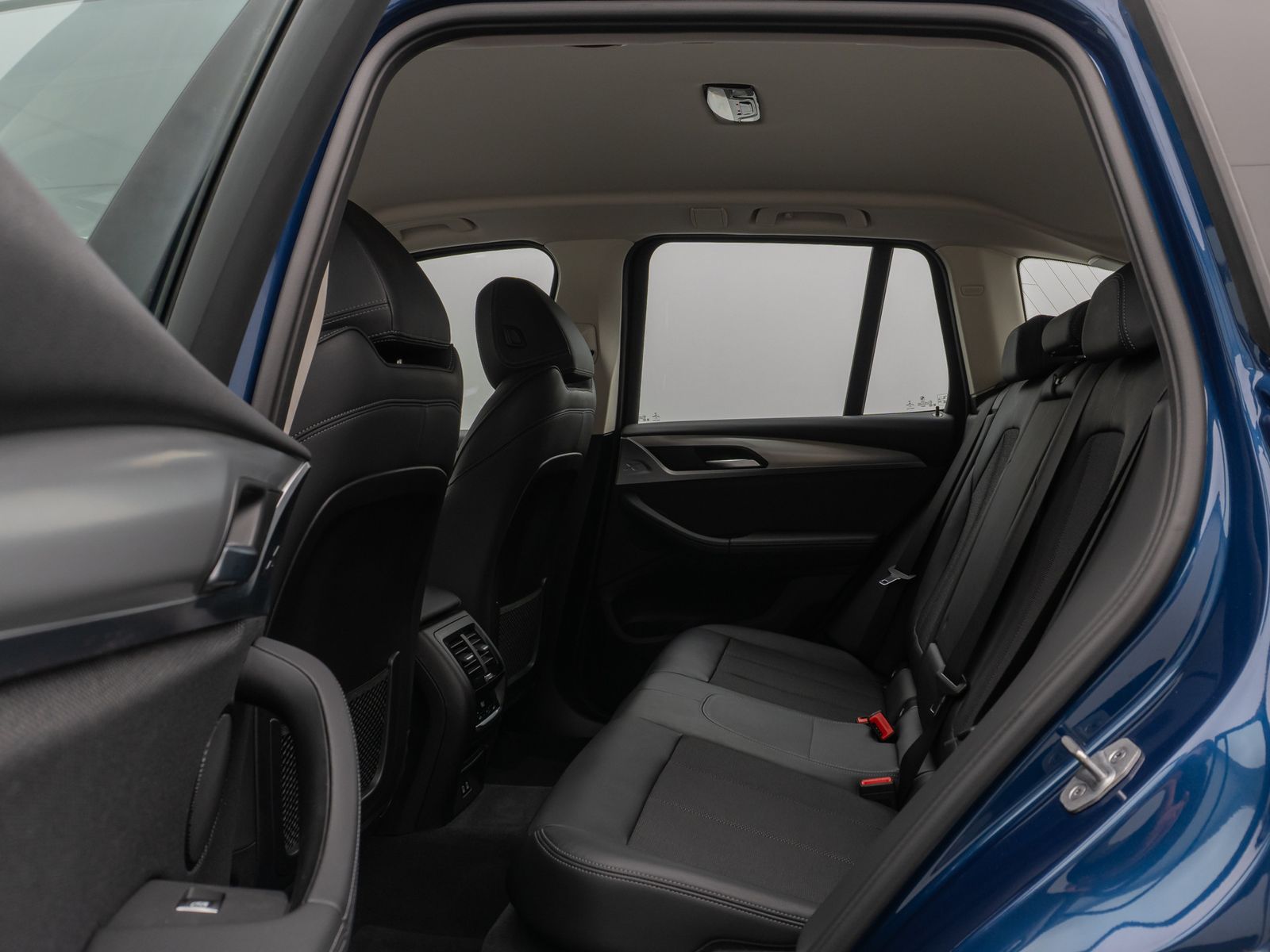 Fahrzeugabbildung BMW X3 xD20d DAB Fernlichtassist PDC Alarm LED Sport