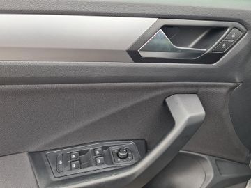 Volkswagen T-Roc - 11