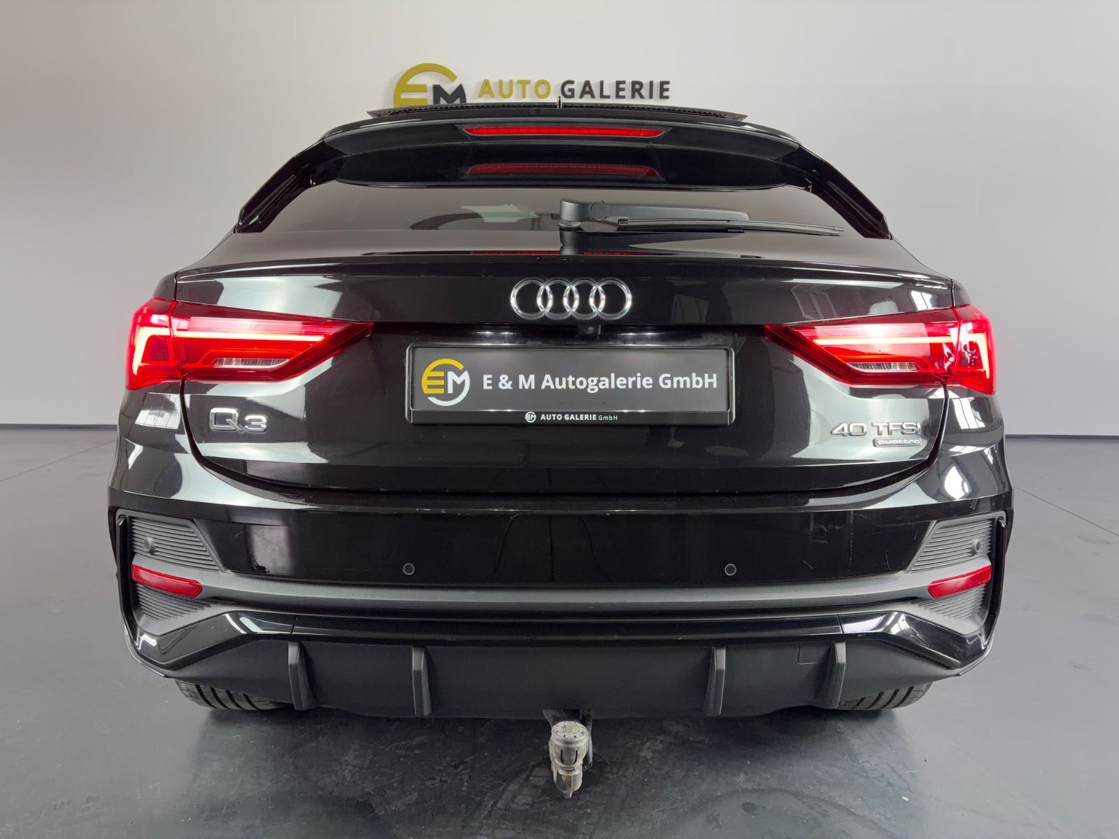 Audi Q3 Sportback 40 TFSI qu S line Pano Kam AHK blac foto 5