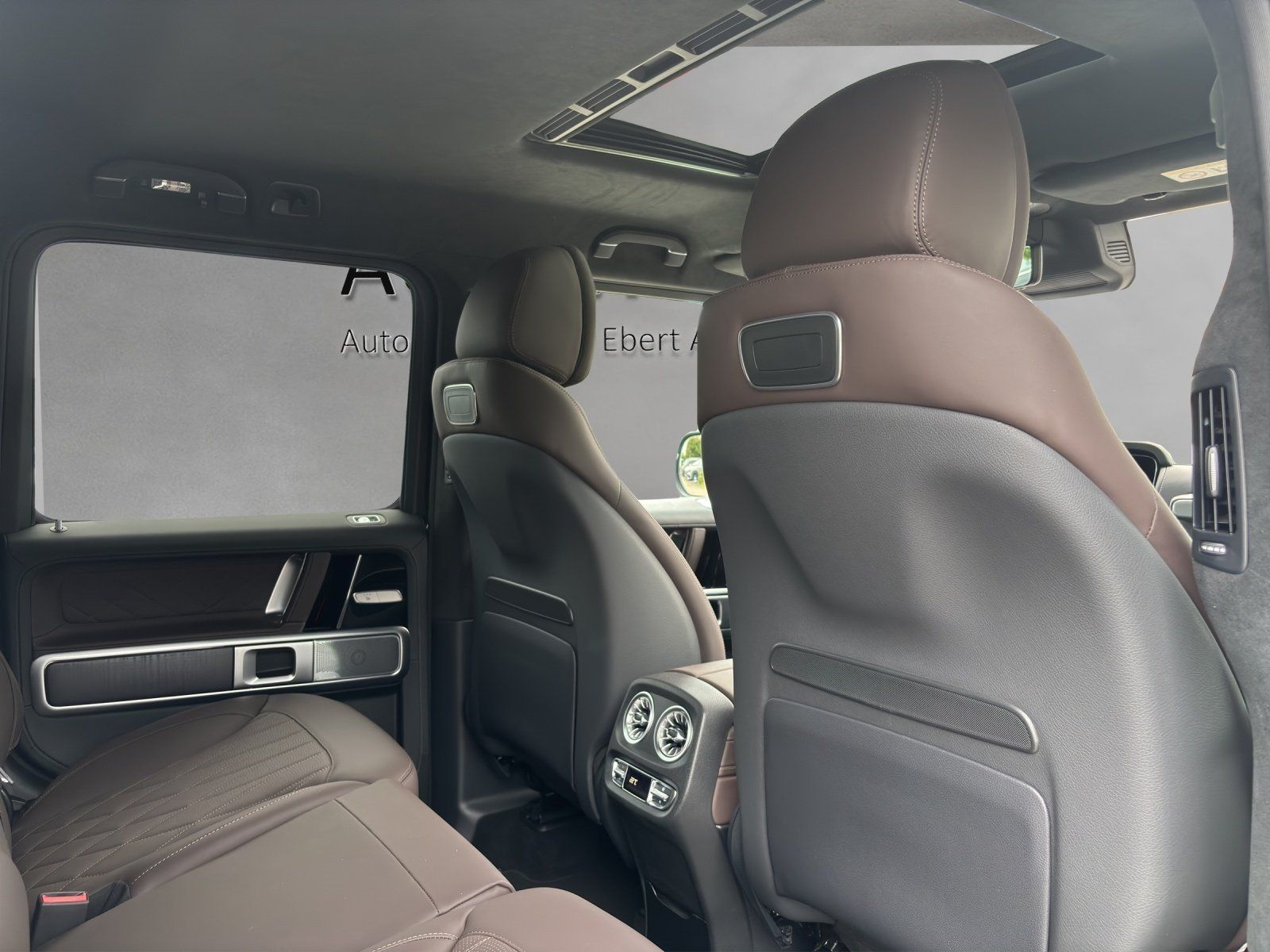 Fahrzeugabbildung Mercedes-Benz G63AMG 4x4² Dachträger MAGNO Kirschholzboden NEU
