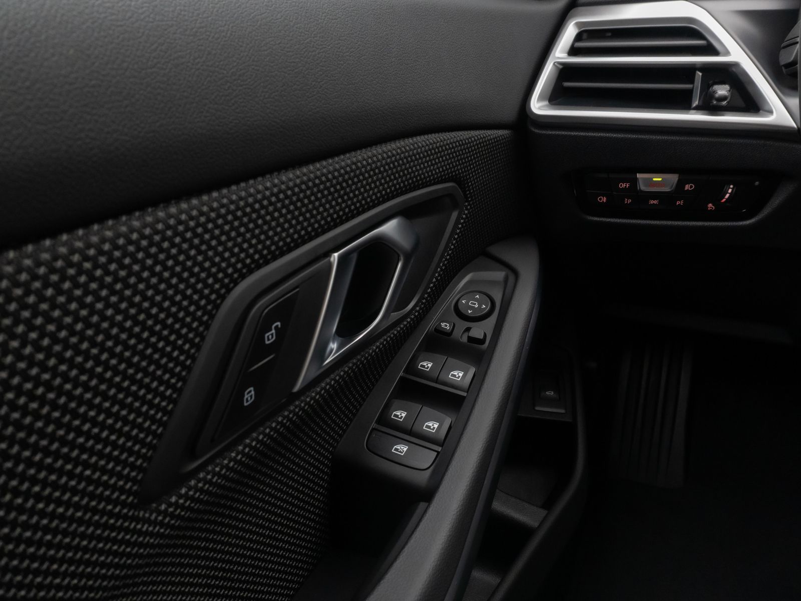 Fahrzeugabbildung BMW 318i Kamera DAB HiFi Widscreen DrivAssist Alarm
