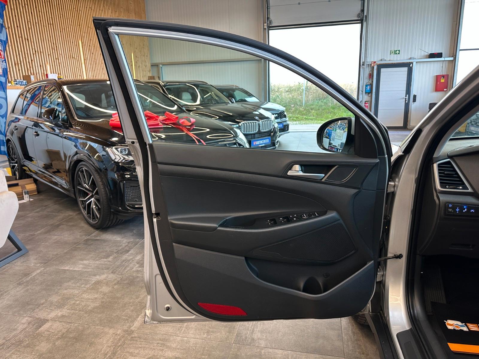 Hyundai Tucson Intro Edition 4WD *NAVI*TEMPOMAT*KLIMA*