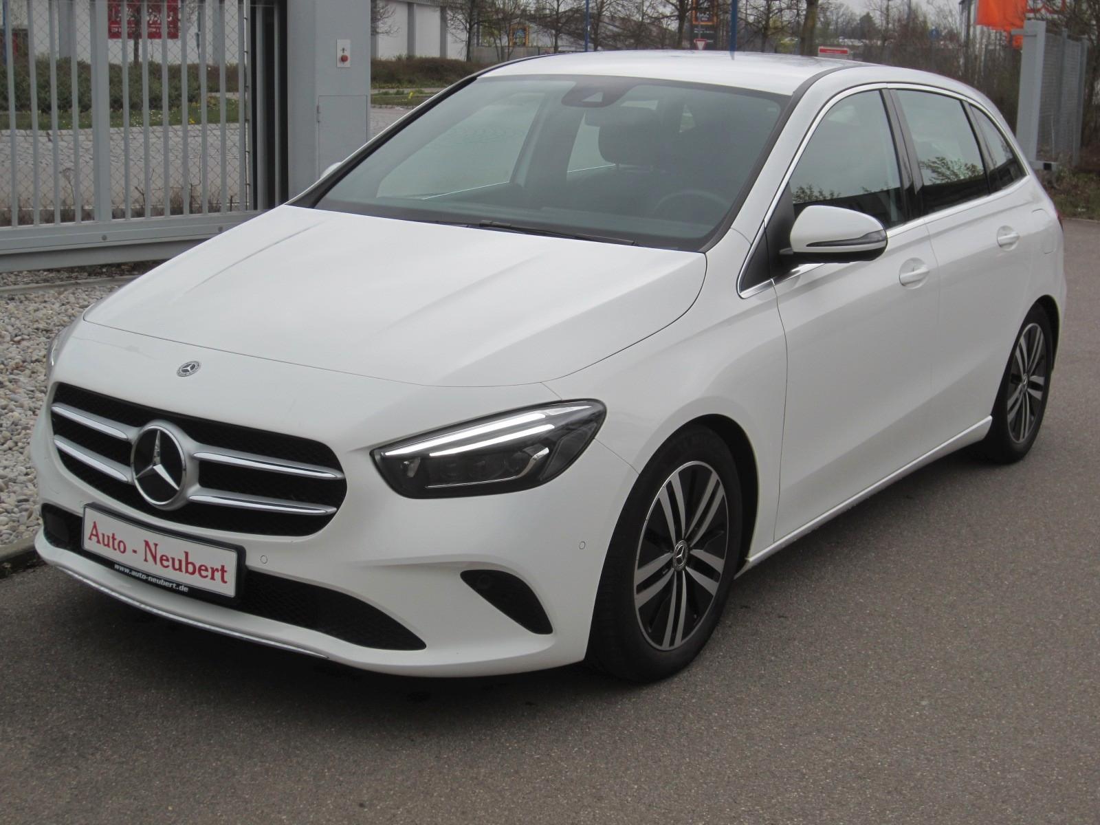 Mercedes-Benz B 180