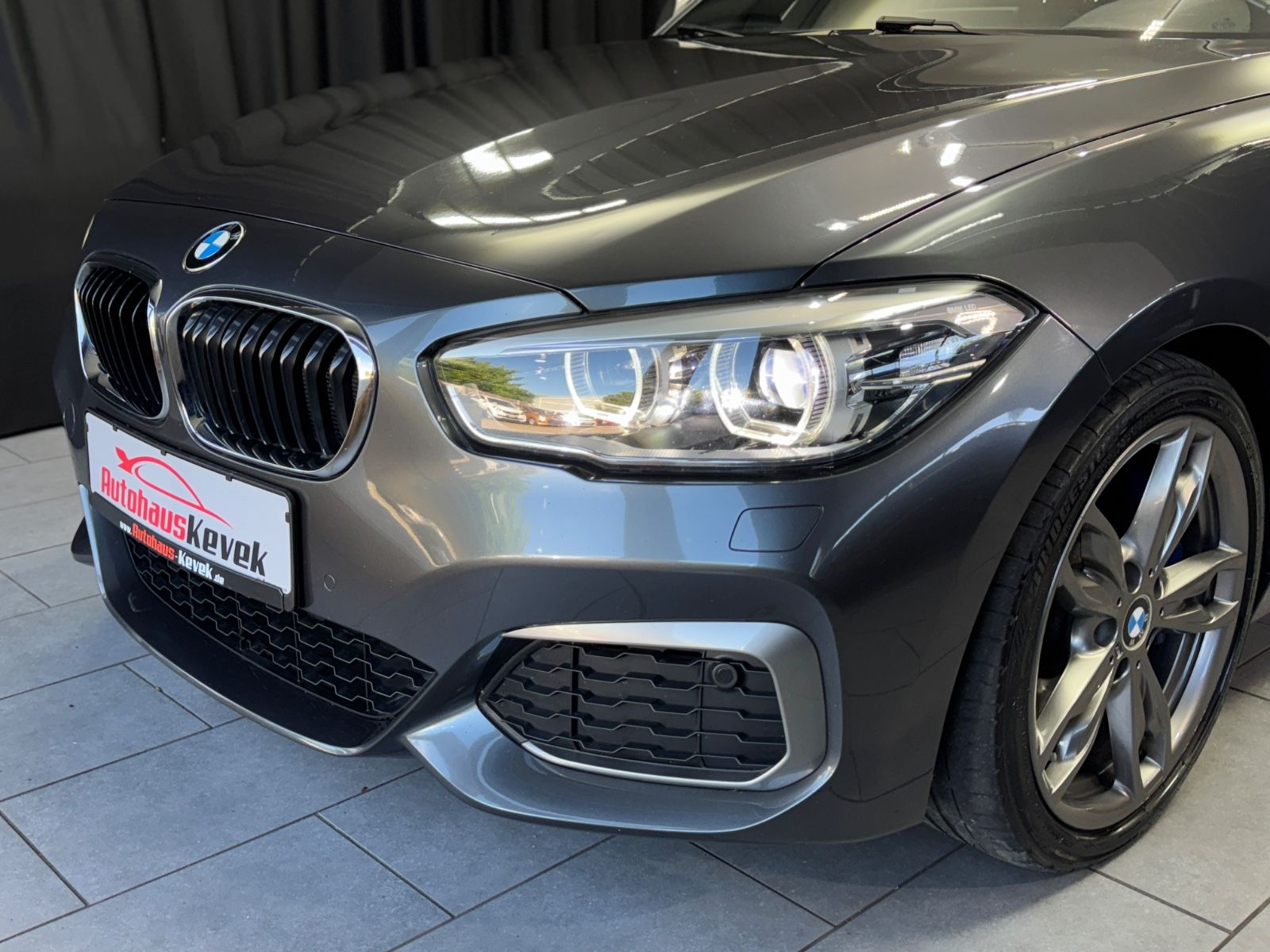 Fahrzeugabbildung BMW M140i xDrive|LEDER|NAVI|SCHIEBEDACH|AUTOMATIK|