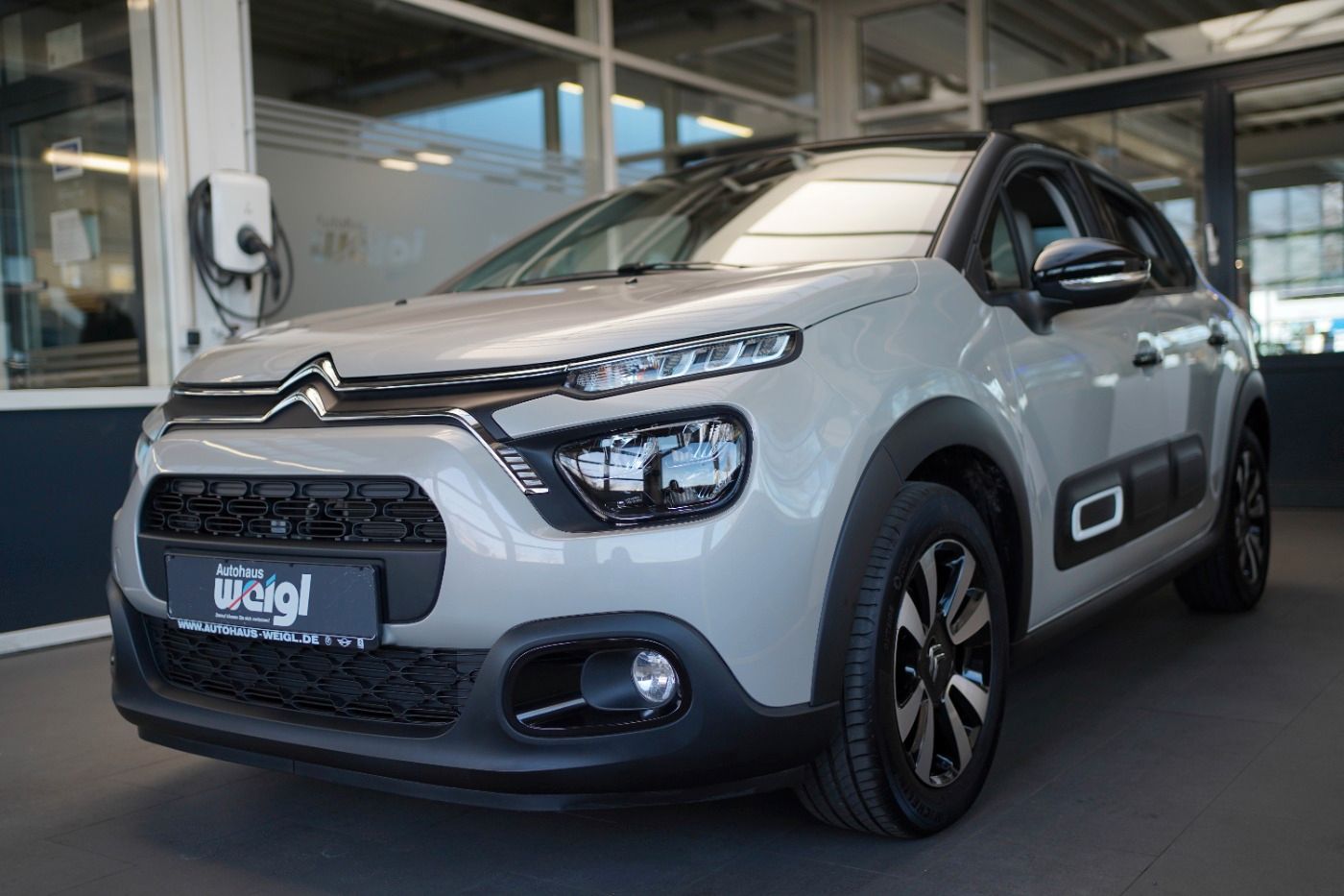 Fahrzeugabbildung Citroën C3 PureTech 83 Max Sitzheizung Navi DAB Klima