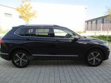 Volkswagen Tiguan Allspace Highline 4Motion - mit Diesel-Antrieb: Alcantara, Ambiente-Beleuchtung