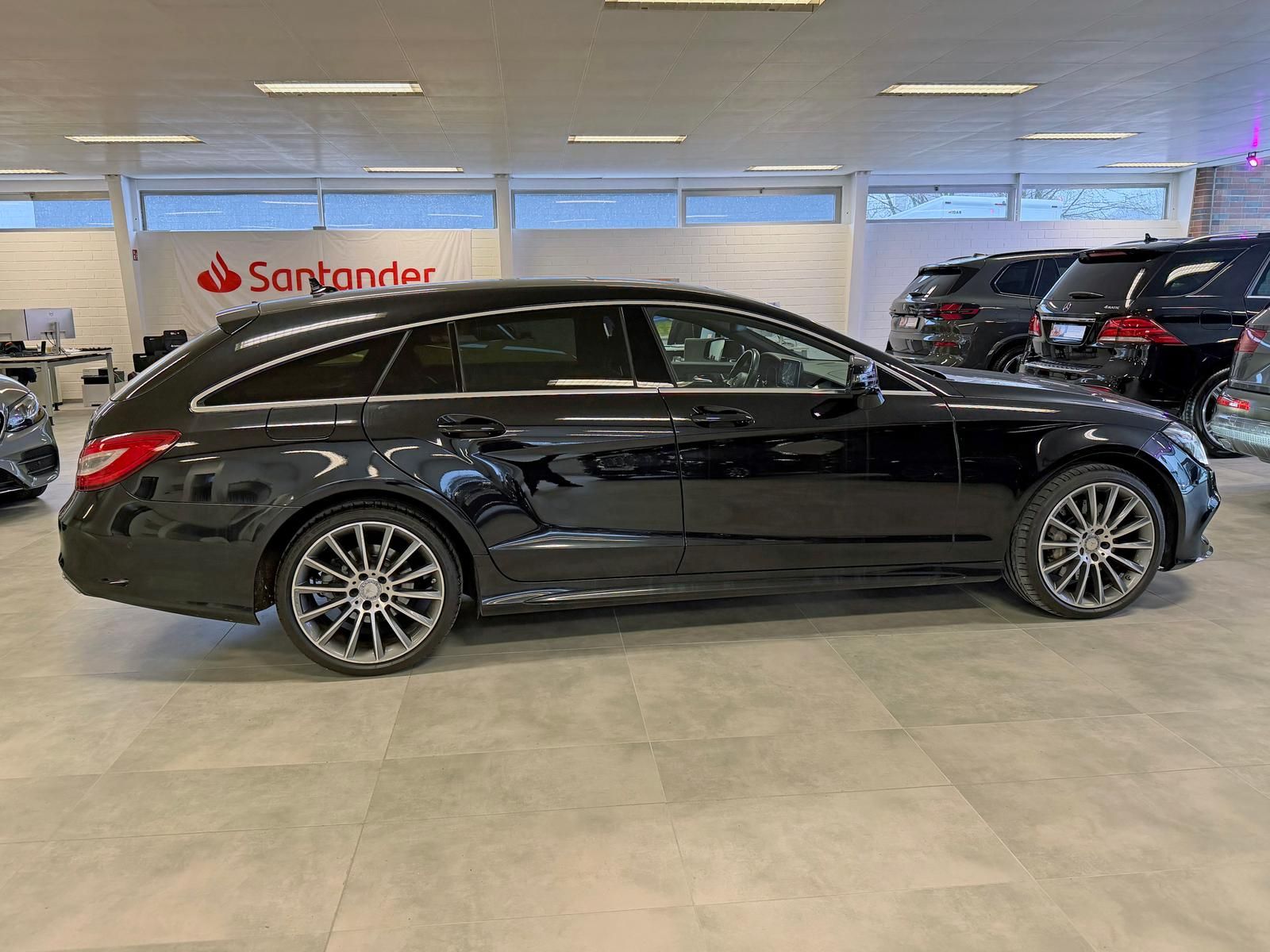 Fahrzeugabbildung Mercedes-Benz CLS 350d AMG/9G/4MATIC/DISTRO/PANO/360°/ILS/RCAM