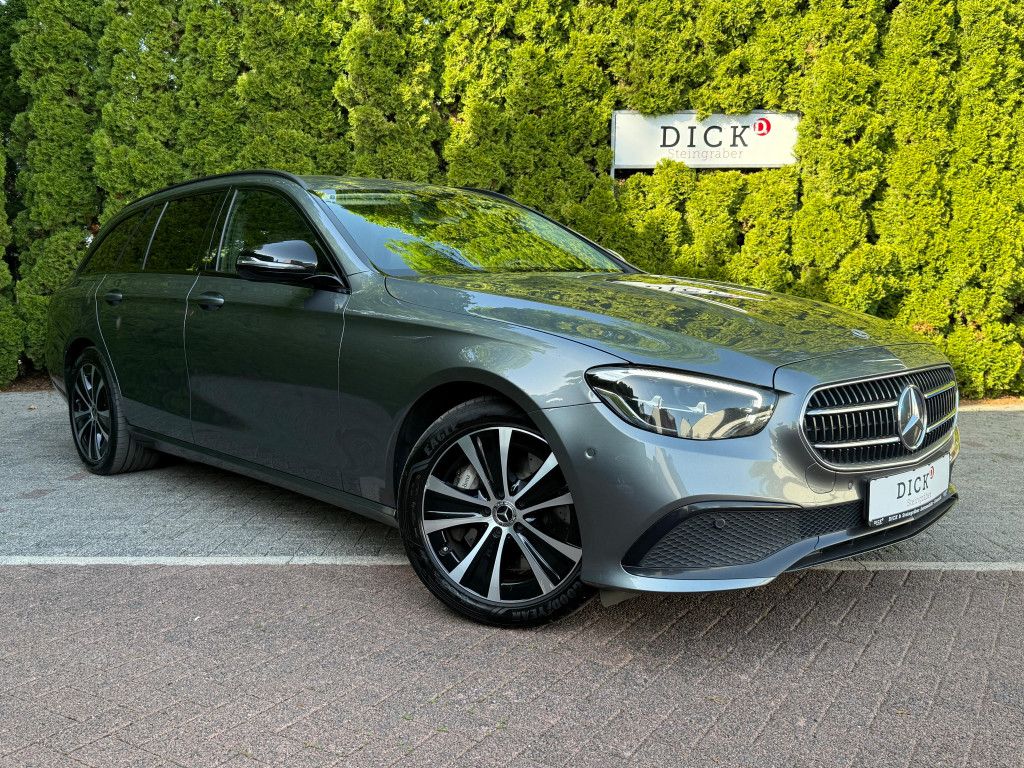 Fahrzeugabbildung Mercedes-Benz E 300 de T 9G NIGHT+LED+SHZ+KAM+AMBI+MBUX+PARK+