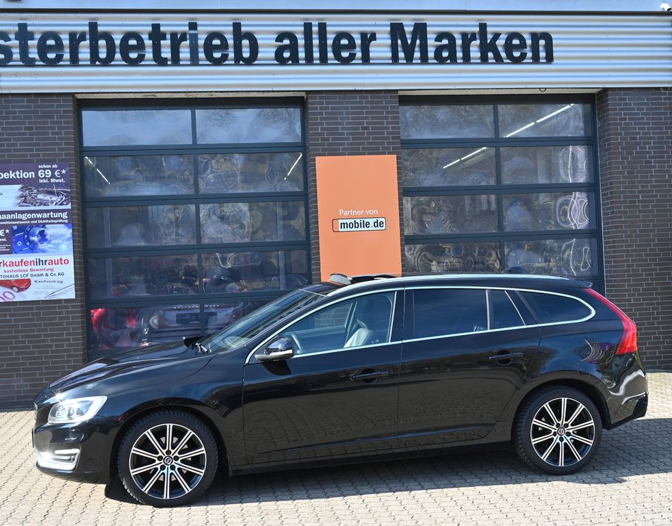 VOLVO V60 Kombi D4 Summum Leder Schiebedach Navi VOLL VOLVO V60 Kombi D4 Summum Leder Schiebedach Navi VOLL