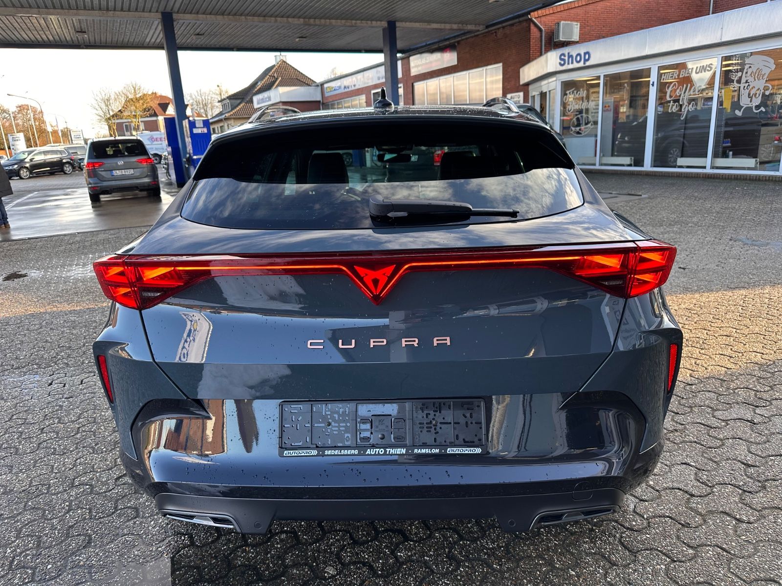 Fahrzeugabbildung CUPRA Formentor 1.5 eTSI DSG ACC/LED/APP/GJR/SHZG