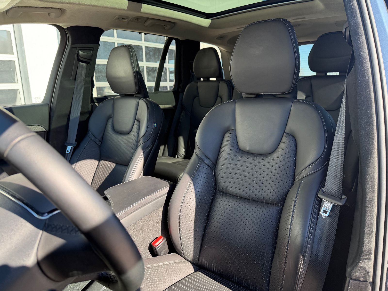 Fahrzeugabbildung Volvo XC90 T8 AWD Ultimate Dark*LUFT*AHK*360°*Massage*