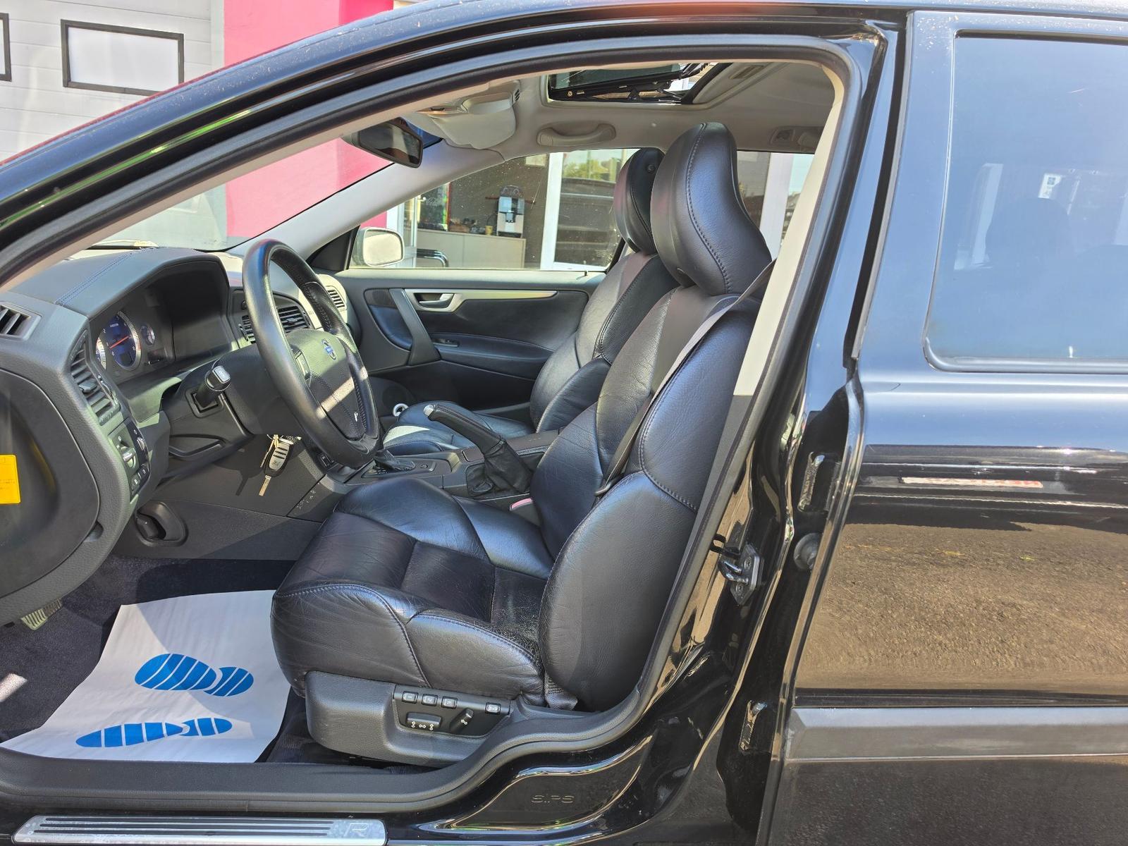VOLVO V70 - R GEARTRONIC - CUIR - AUTO - 299 CV