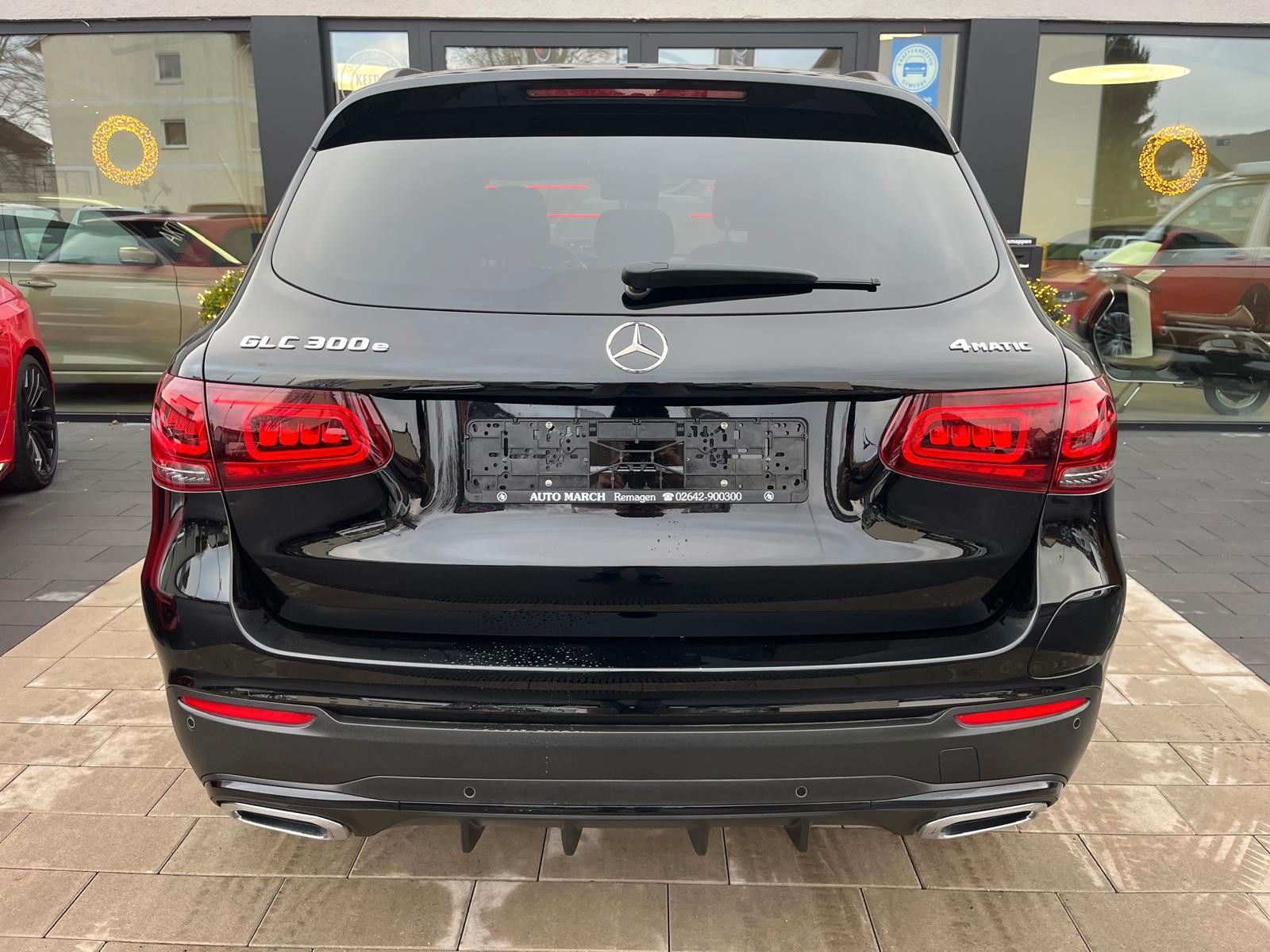 Fahrzeugabbildung Mercedes-Benz GLC 300e 4Matic AMG-Line*Pano*Night*Business*1.H