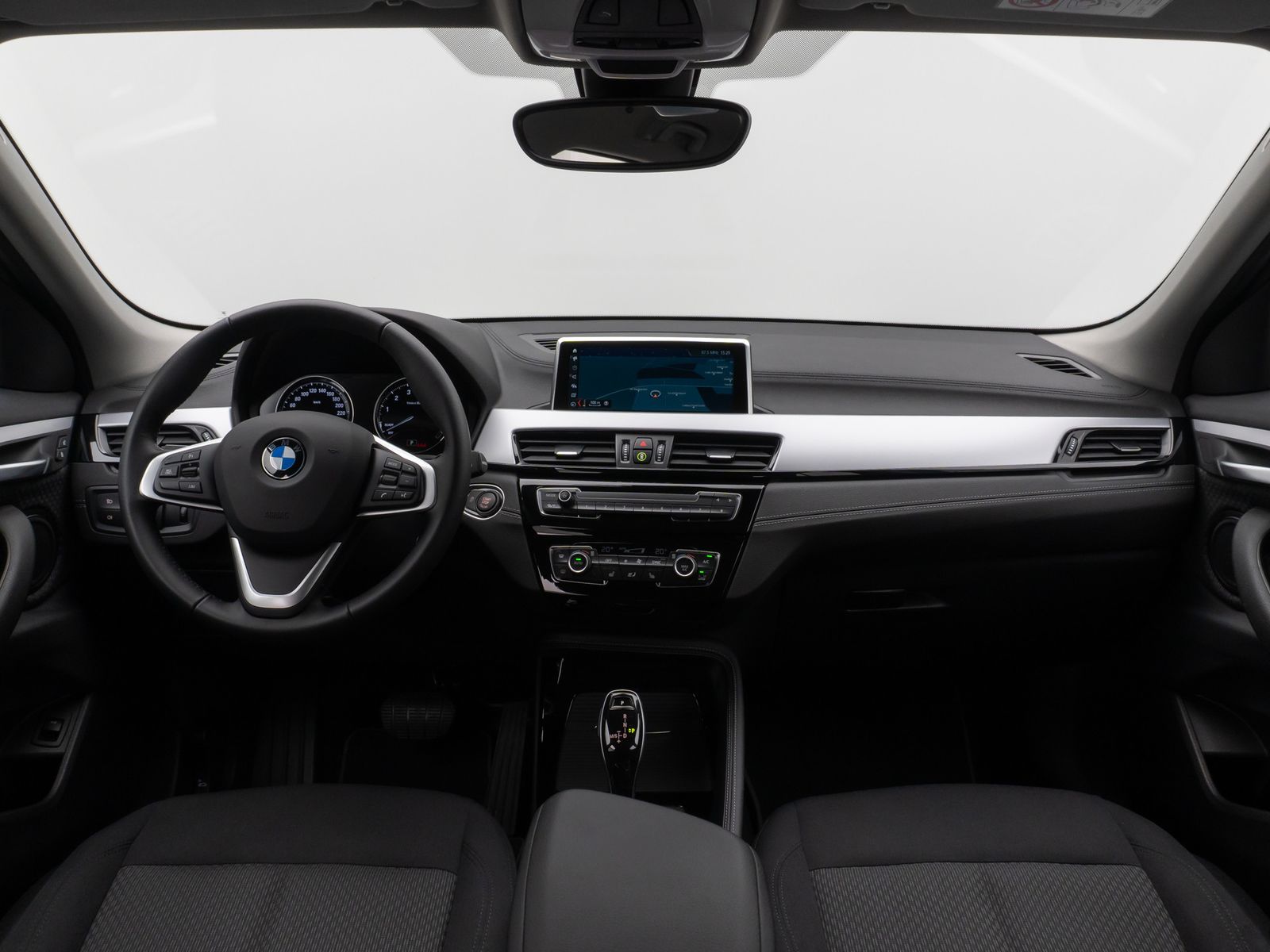 Fahrzeugabbildung BMW X2 sD18i Parkassistent DAB Navigation Lordos LED