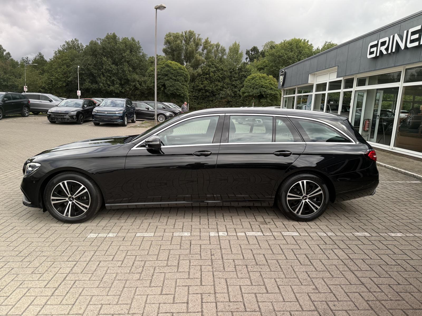 Mercedes-Benz E 200 d,T-M Avantgarde,T-Leder,R-Kam,Ambiente