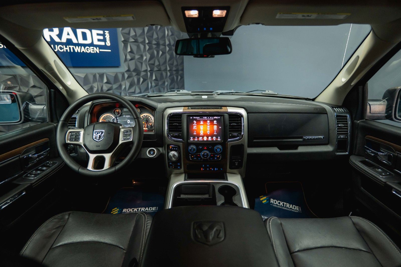Fahrzeugabbildung Dodge RAM 5.7 V8 HEMI 4x4 Sport LARAMIE NightPaket 19%