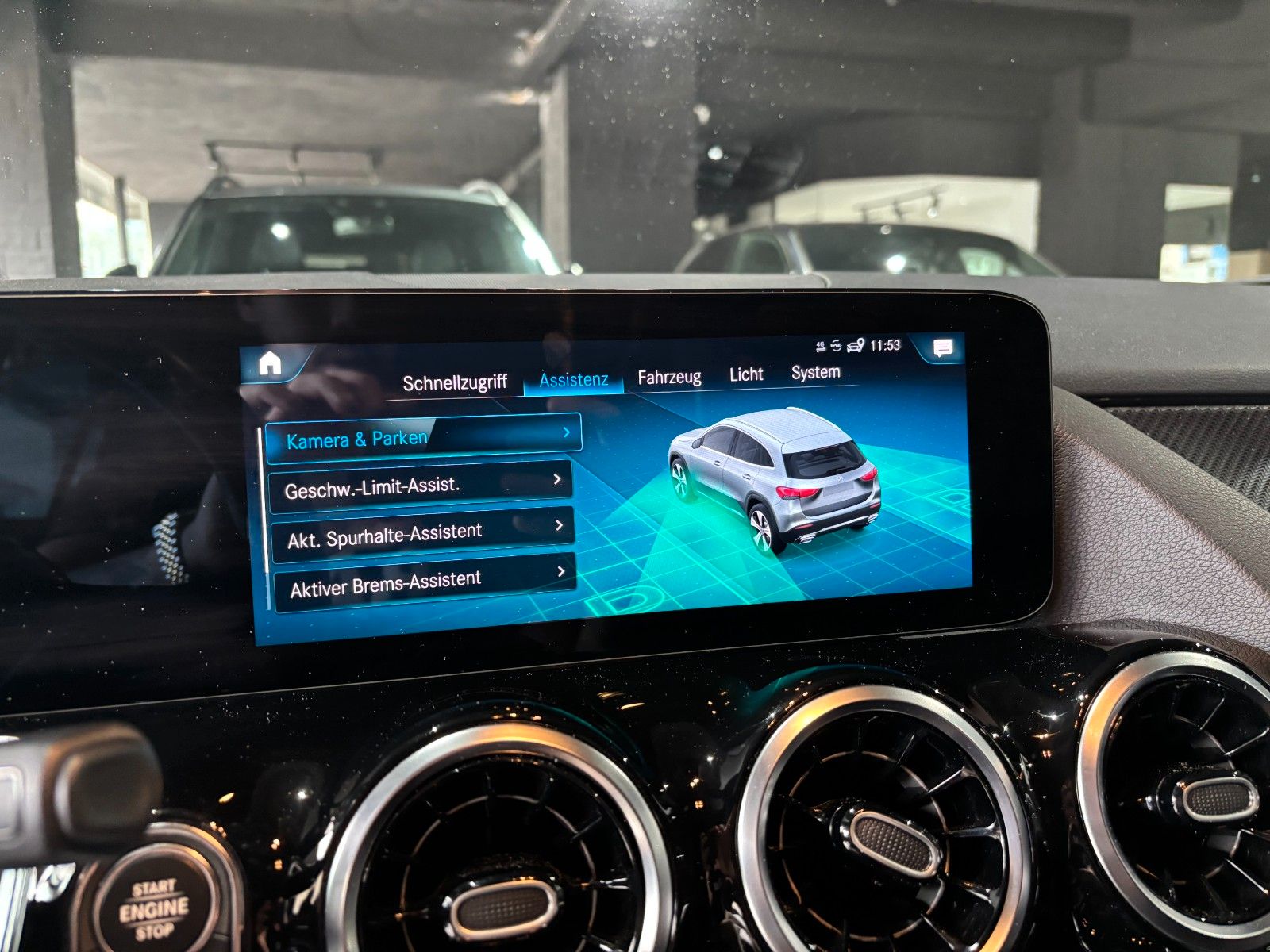 Fahrzeugabbildung Mercedes-Benz GLA 220d //AMG LINE//CARBON/KAMERA/MBUX/AHK/SHZ