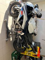 Suzuki GSX R - Offers matching your search criteria