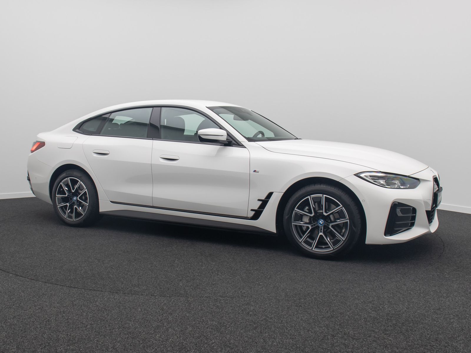 Fahrzeugabbildung BMW i4eD40 Gran Coupe M Sport Kamera DAB H/K 18Zoll