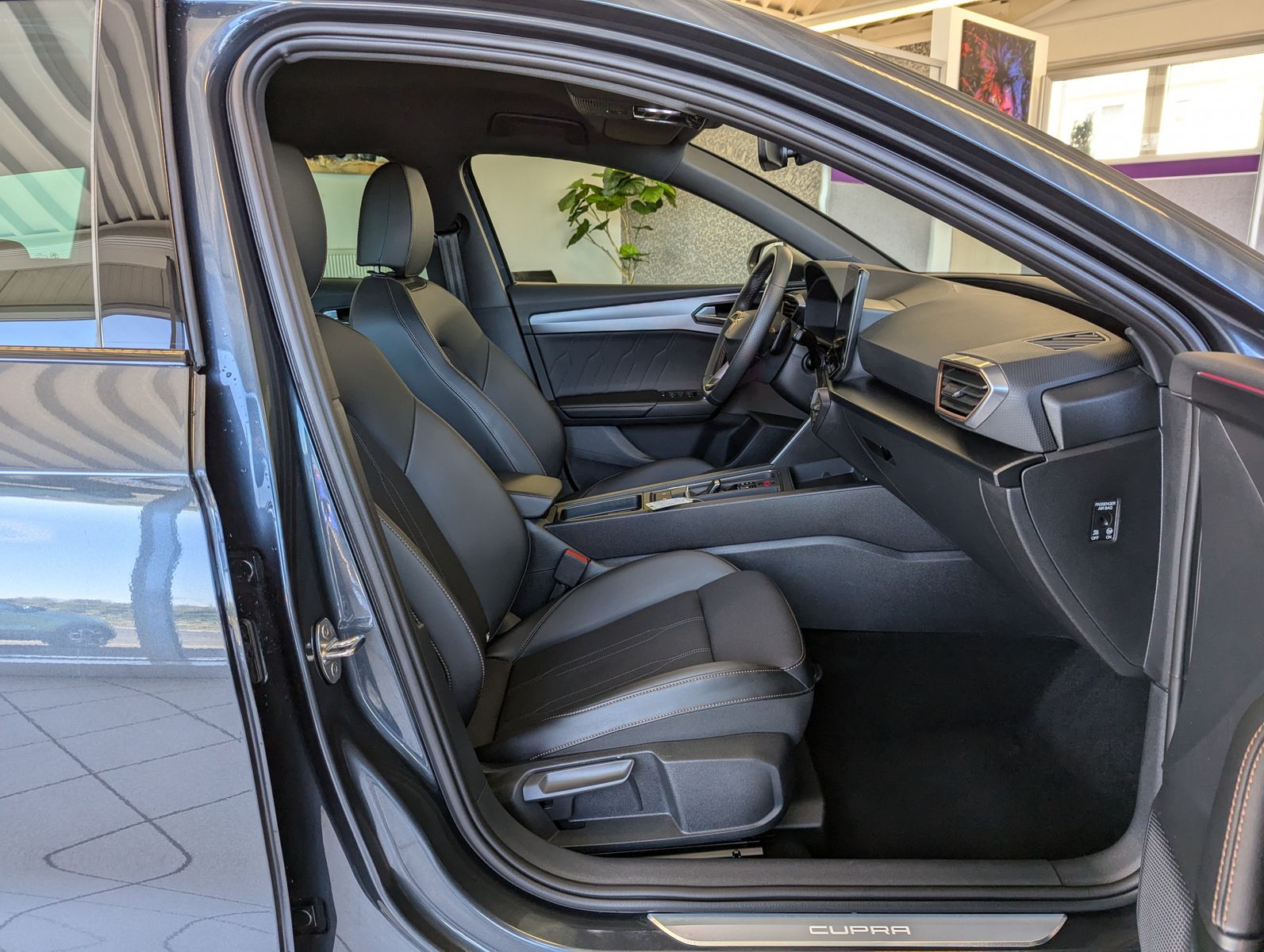Fahrzeugabbildung CUPRA Leon 1.5eTSI DSG Matrix Cam Vision+ el. Heck AHK
