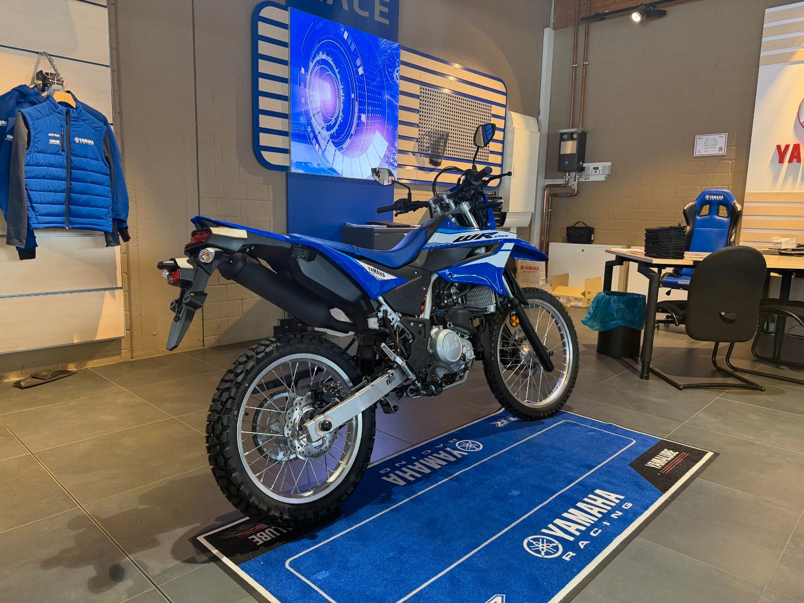 Fahrzeugabbildung Yamaha WR 125 R Herbst Deals