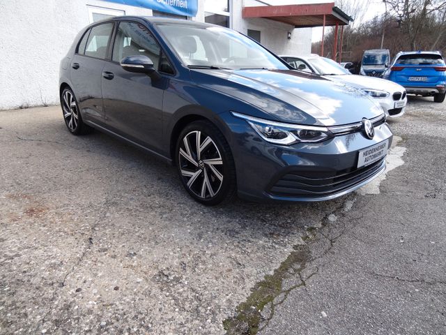Fahrzeugabbildung Volkswagen Golf VIII Lim. Life/Virtual/LED/Navi/PDC/2.Hd/