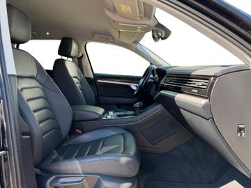 Volkswagen Touareg - 12