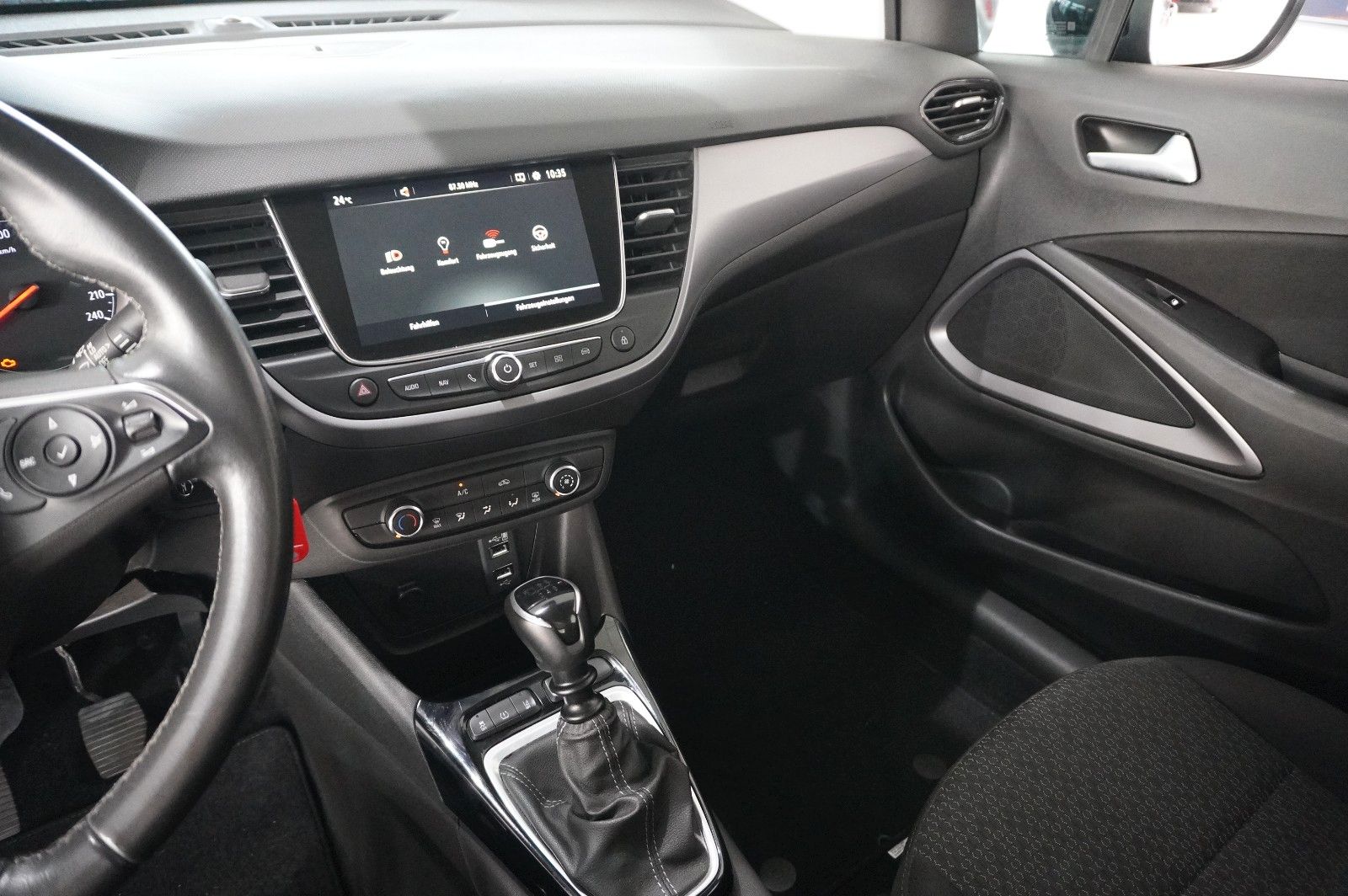 Fahrzeugabbildung Opel Crossland (X) 1.5D EDITION NAVI/LED/TEMP./DAB+