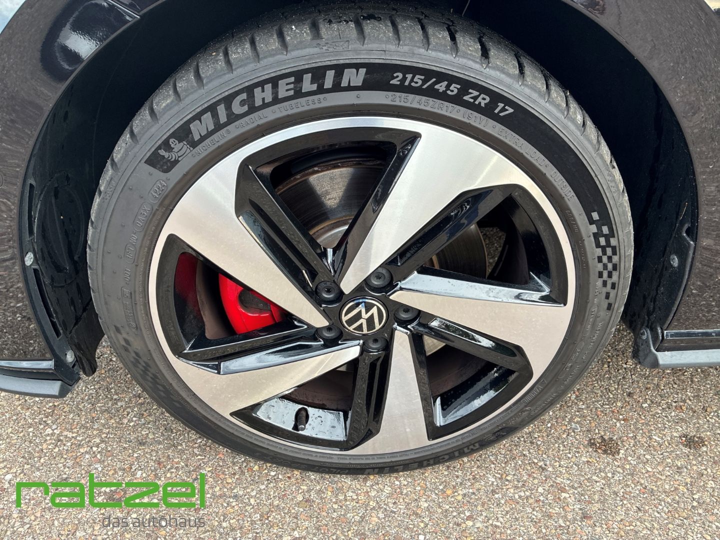 Fahrzeugabbildung Volkswagen Polo 2.0 TSI GTI El. Panodach Digitales Cockpit